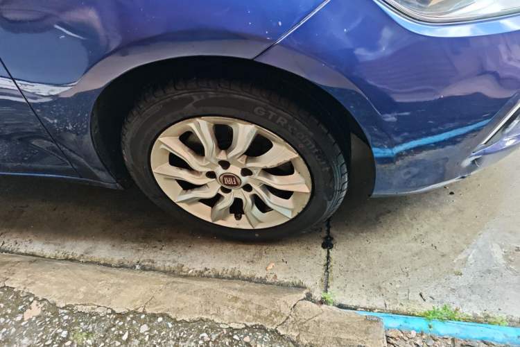Used Fiat Ottimo 2014 1.4T Automatic Comfort Edition Right Front Wheel Hub