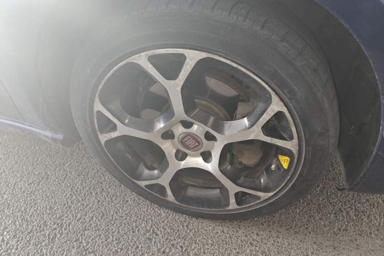 Used Fiat Ottimo 2014 1.4T Automatic Luxury Sport Edition Right Front Wheel Hub