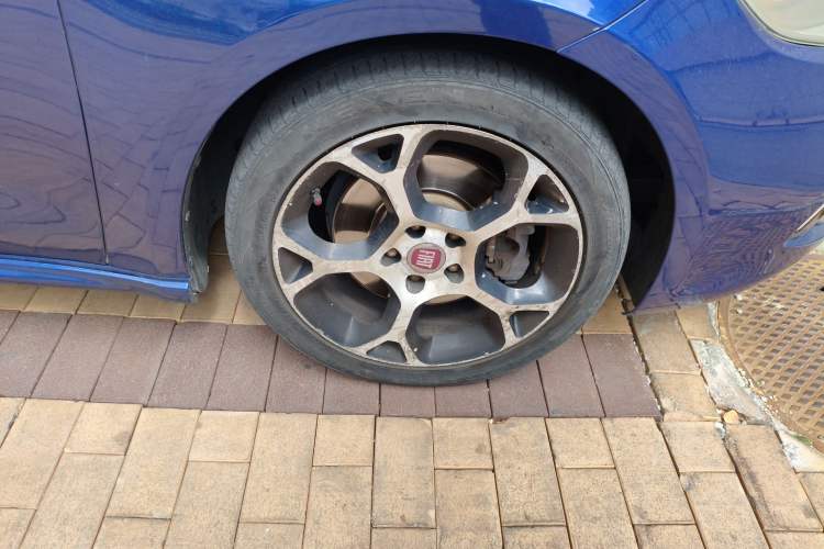 Used Fiat Ottimo 2014 1.4T Automatic Sport Edition Right Front Wheel Hub