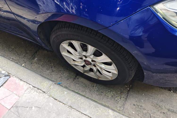Used Fiat Ottimo 2014 1.4T Manual Fashion Edition Right Front Wheel Hub