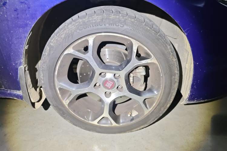 Used Fiat Ottimo 2014 1.4T Automatic Sport Edition Right Front Wheel Hub