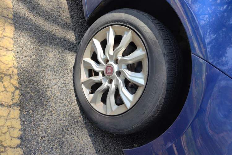 Used Fiat Ottimo 2014 1.4T Automatic Fashion Edition Right Front Wheel Hub