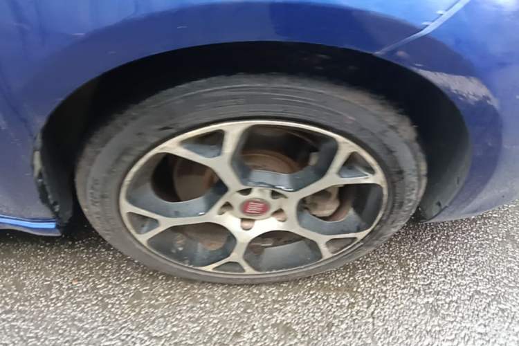 Used Fiat Ottimo 2014 1.4T Automatic Luxury Sport Edition Right Front Wheel Hub
