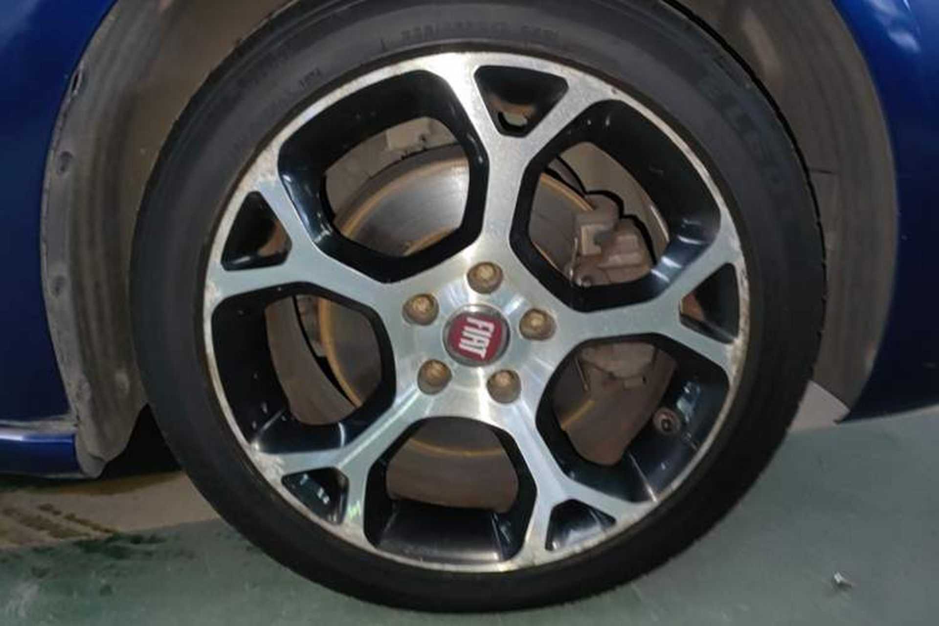 Used Fiat Ottimo 2014 1.4T Automatic Sport Edition Right Front Wheel Hub