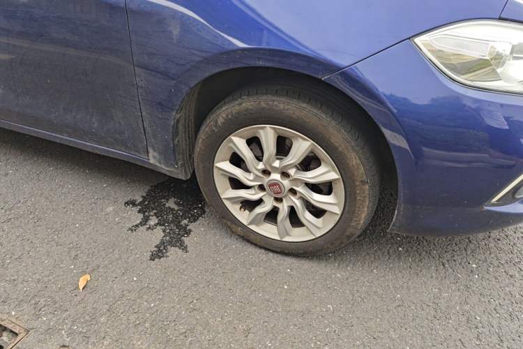 Used Fiat Ottimo 2014 1.4T Automatic Comfort Edition Right Front Wheel Hub