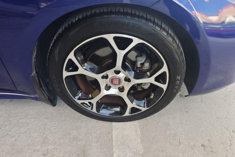 Used Fiat Ottimo 2014 1.4T Automatic Luxury Sport Edition Right Front Wheel Hub