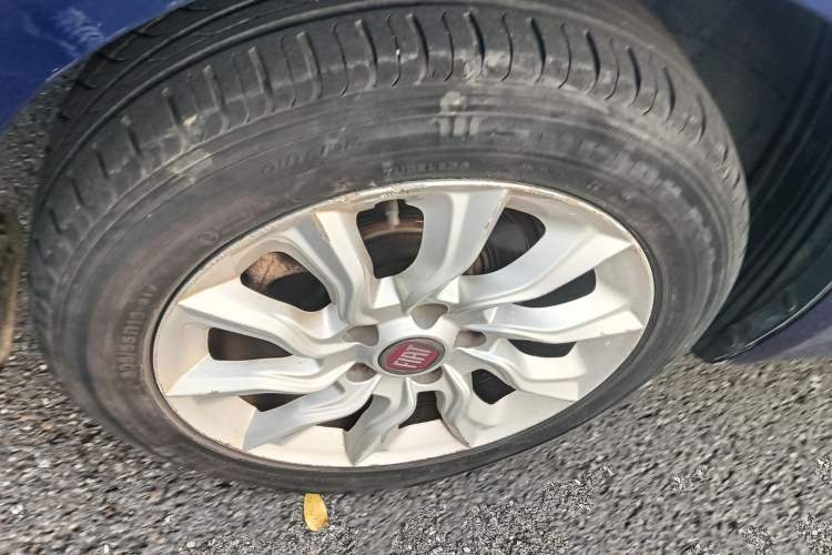Used Fiat Ottimo 2014 1.4T Automatic Fashion Edition Right Rear Wheel Hub