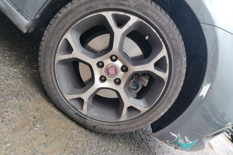 Used Fiat Ottimo 2014 1.4T Automatic Sport Edition Right Front Wheel Hub