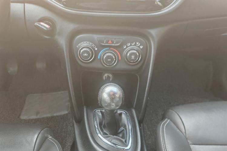 Used Fiat Ottimo 2014 1.4T Manual Comfort Edition Gear Lever