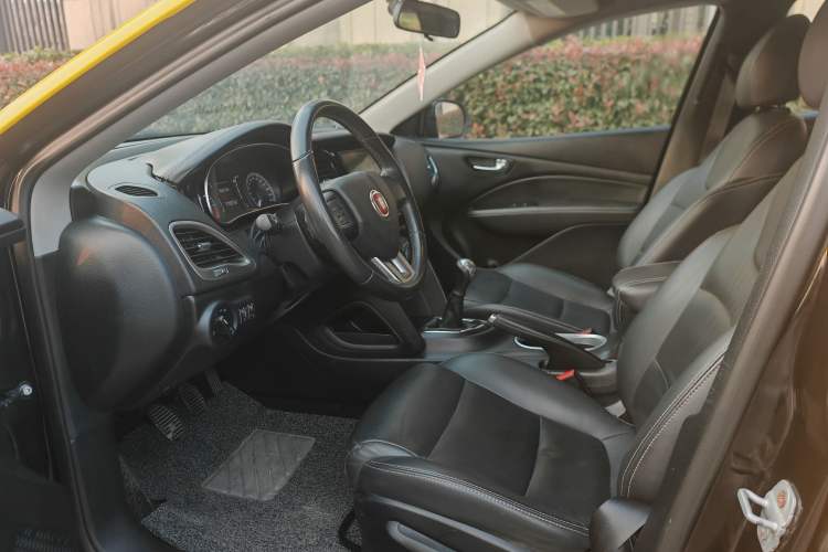 Used Fiat Ottimo 2014 1.4T Manual Comfort Edition Interior 1