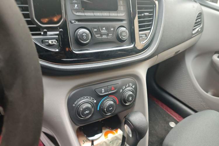 Used Fiat Ottimo 2014 1.4T Automatic Fashion Edition Audio And AC Panel