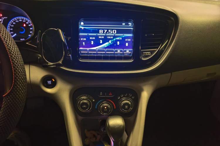 Used Fiat Ottimo 2014 1.4T Automatic Comfort Edition Audio And AC Panel