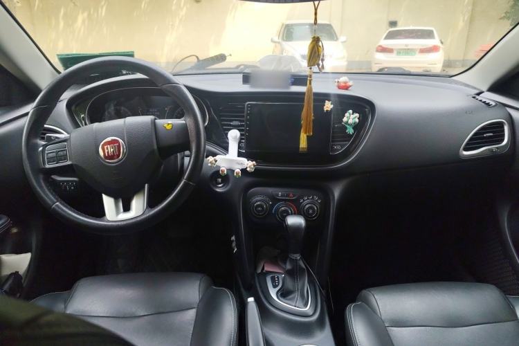 Used Fiat Ottimo 2014 1.4T Automatic Comfort Edition Center Console