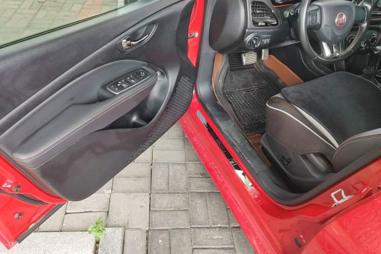 Used Fiat Ottimo 2014 1.4T Automatic Sport Edition Driver Seat