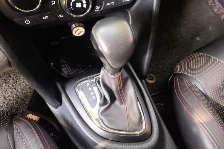 Used Fiat Ottimo 2014 1.4T Automatic Sport Edition Gear Lever