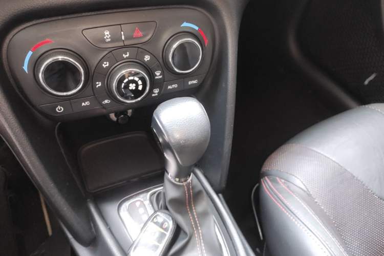 Used Fiat Ottimo 2014 1.4T Automatic Sport Edition Gear Lever