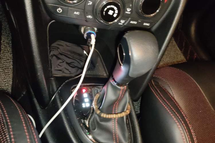 Used Fiat Ottimo 2014 1.4T Automatic Comfort Edition Gear Lever
