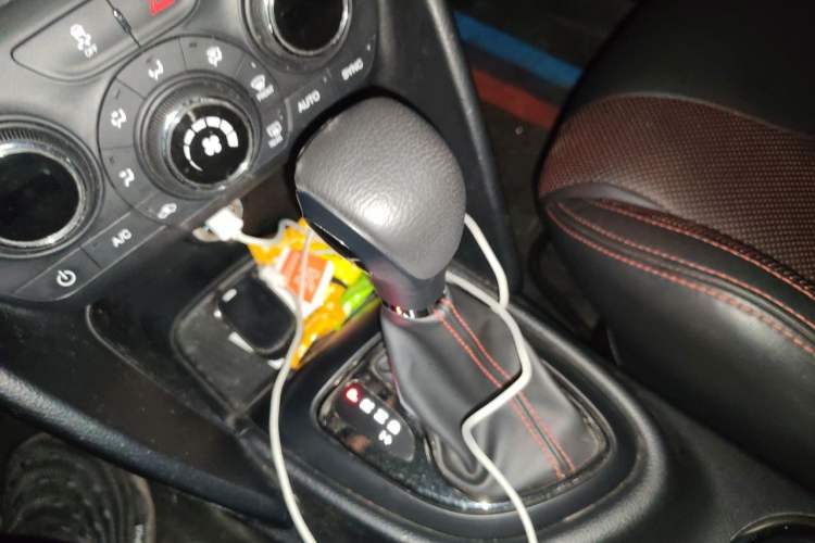 Used Fiat Ottimo 2014 1.4T Automatic Sport Edition Gear Lever