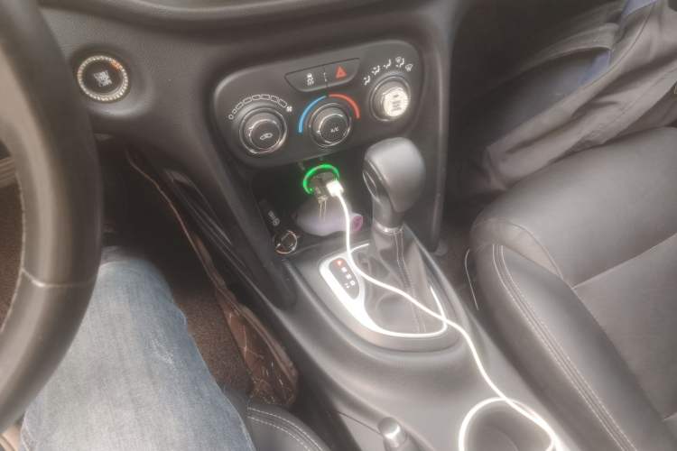 Used Fiat Ottimo 2014 1.4T Automatic Comfort Edition Gear Lever