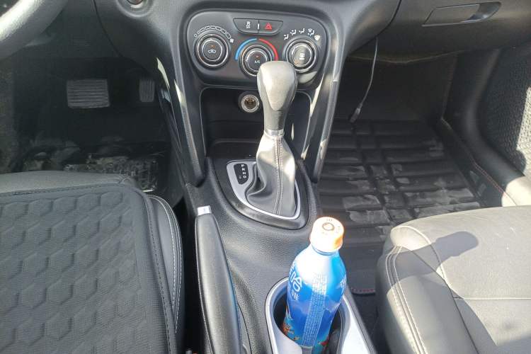 Used Fiat Ottimo 2014 1.4T Automatic Comfort Edition Gear Lever