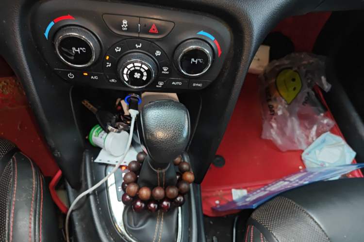 Used Fiat Ottimo 2014 1.4T Automatic Luxury Sport Edition Gear Lever