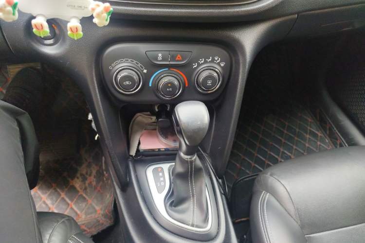 Used Fiat Ottimo 2014 1.4T Automatic Comfort Edition Gear Lever