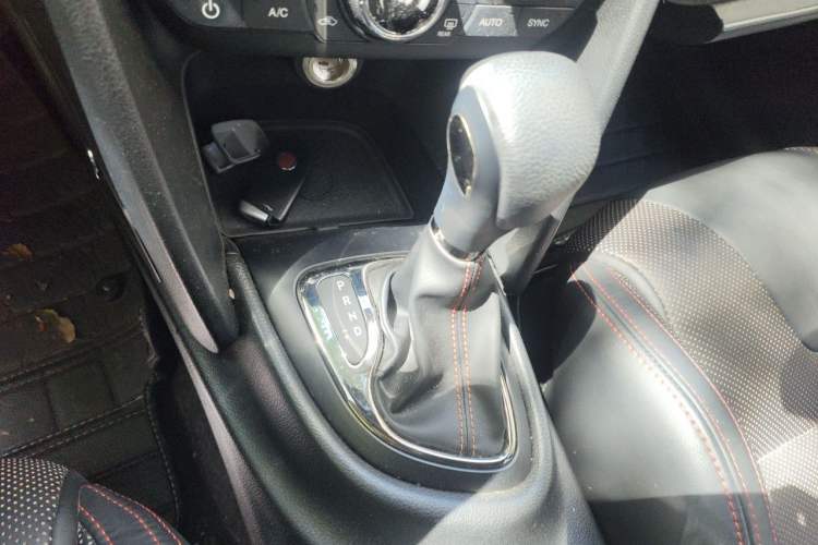 Used Fiat Ottimo 2014 1.4T Automatic Sport Edition Gear Lever