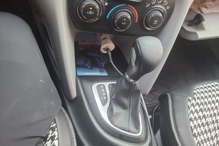 Used Fiat Ottimo 2014 1.4T Automatic Fashion Edition Gear Lever