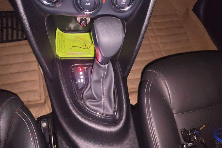 Used Fiat Ottimo 2014 1.4T Automatic Comfort Edition Gear Lever