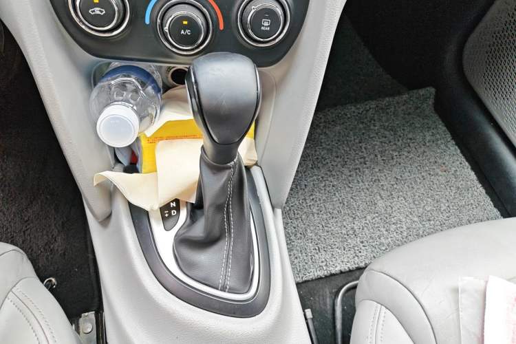 Used Fiat Ottimo 2014 1.4T Automatic Comfort Edition Gear Lever