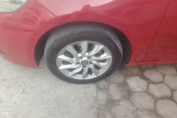 Used Fiat Ottimo 2014 1.4T Automatic Comfort Edition Left Front Wheel Hub