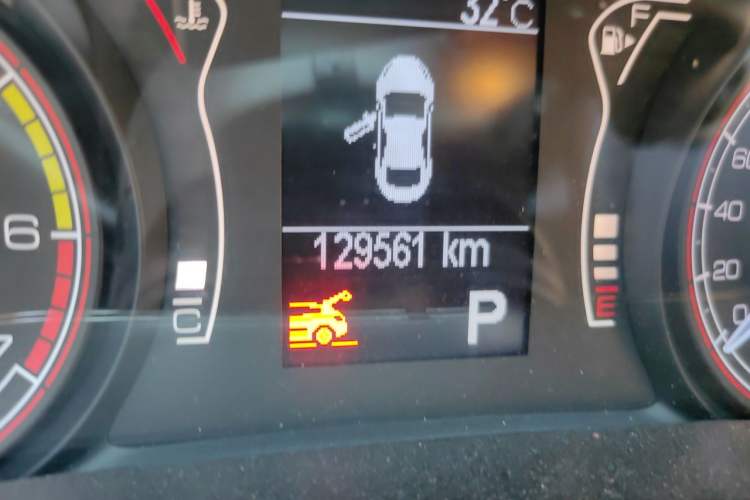 Used Fiat Ottimo 2014 1.4T Automatic Sport Edition Odometer Close Up