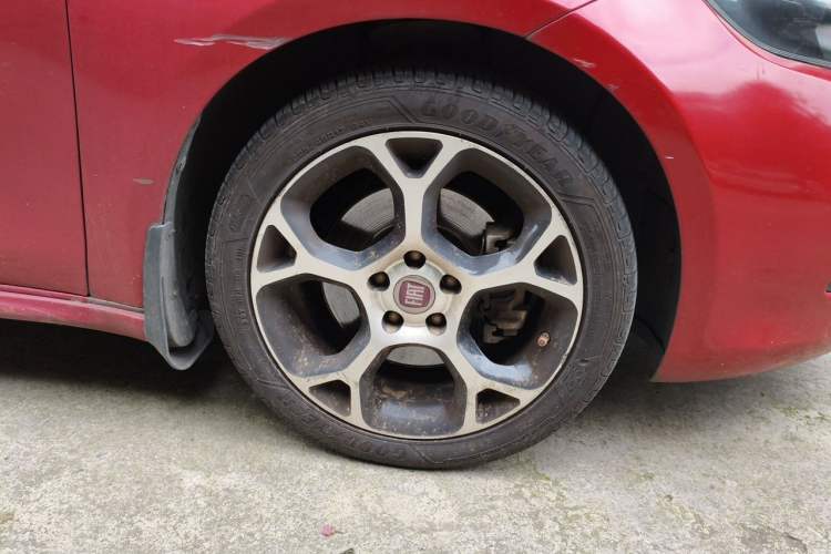 Used Fiat Ottimo 2014 1.4T Automatic Sport Edition Right Front Wheel Hub