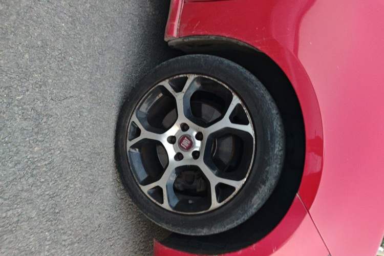 Used Fiat Ottimo 2014 1.4T Automatic Luxury Sport Edition Right Front Wheel Hub