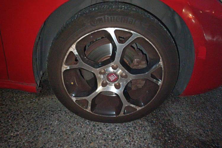Used Fiat Ottimo 2014 1.4T Automatic Sport Edition Right Front Wheel Hub