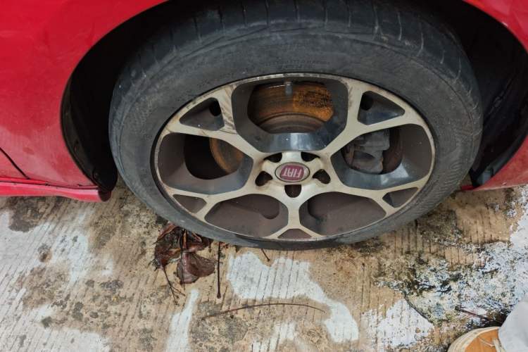 Used Fiat Ottimo 2014 1.4T Automatic Sport Edition Right Front Wheel Hub