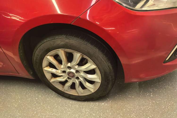 Used Fiat Ottimo 2014 1.4T Automatic Comfort Edition Right Front Wheel Hub