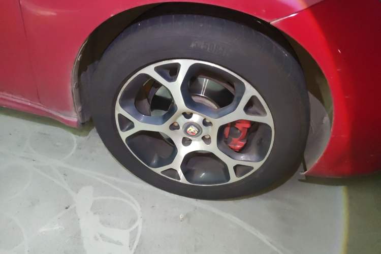 Used Fiat Ottimo 2014 1.4T Automatic Sport Edition Right Front Wheel Hub
