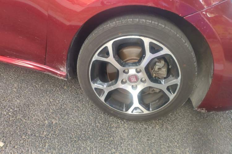 Used Fiat Ottimo 2014 1.4T Automatic Sport Edition Right Front Wheel Hub