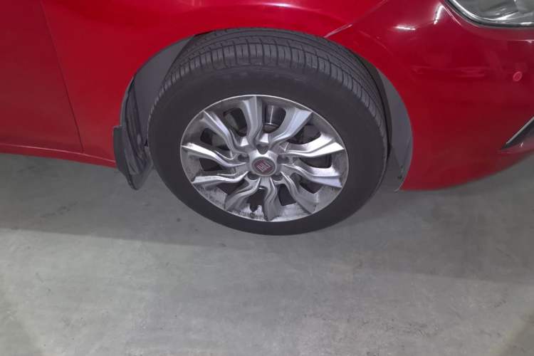 Used Fiat Ottimo 2014 1.4T Automatic Comfort Edition Right Front Wheel Hub