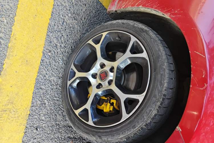Used Fiat Ottimo 2014 1.4T Automatic Luxury Sport Edition Right Front Wheel Hub