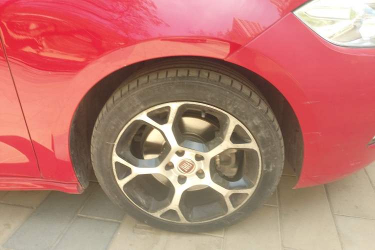 Used Fiat Ottimo 2014 1.4T Automatic Sport Edition Right Front Wheel Hub