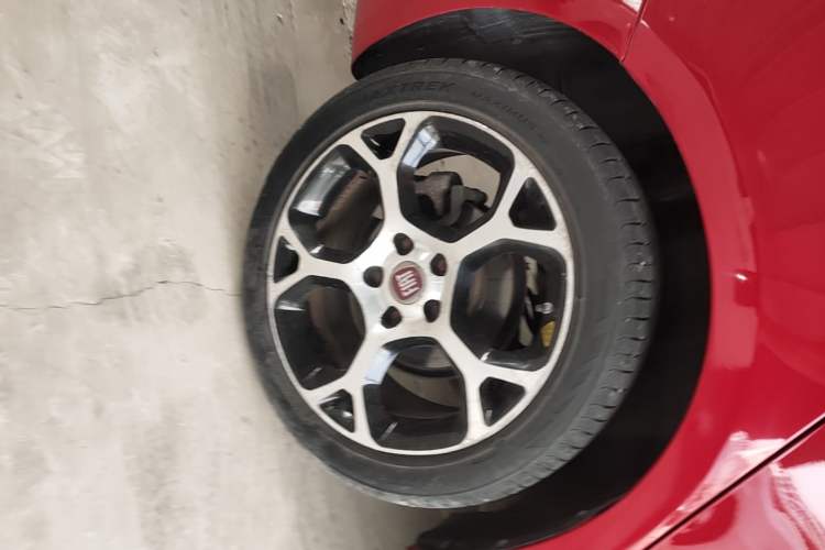 Used Fiat Ottimo 2014 1.4T Automatic Sport Edition Right Rear Wheel Hub