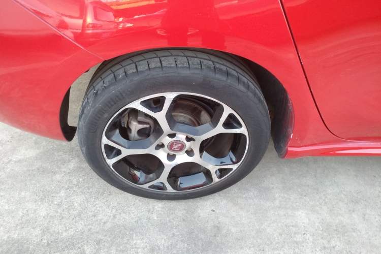 Used Fiat Ottimo 2014 1.4T Automatic Sport Edition Right Rear Wheel Hub