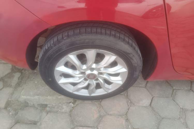 Used Fiat Ottimo 2014 1.4T Automatic Comfort Edition Right Rear Wheel Hub
