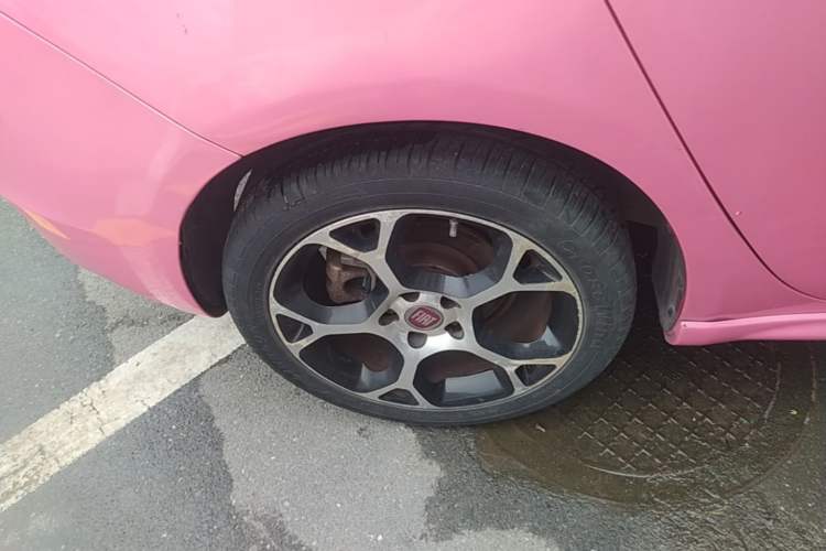 Used Fiat Ottimo 2014 1.4T Automatic Sport Edition Right Rear Wheel Hub