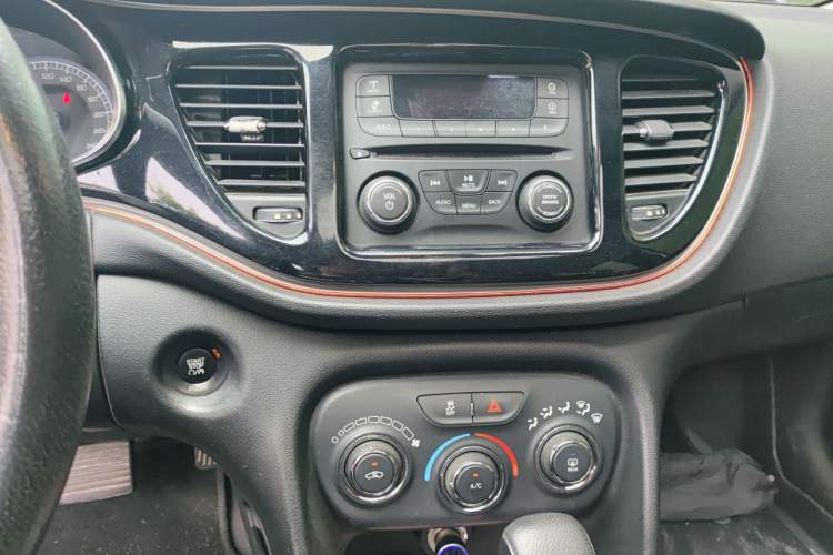 Used Fiat Ottimo 2014 1.4T Automatic Comfort Edition Audio And AC Panel