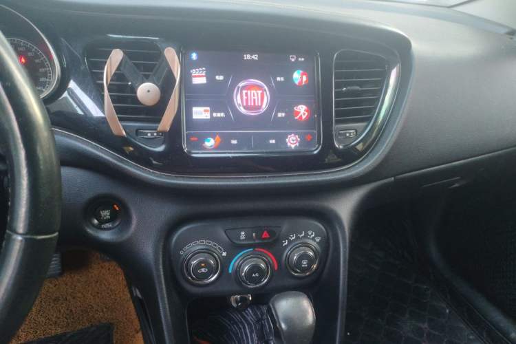 Used Fiat Ottimo 2014 1.4T Automatic Comfort Edition Audio And AC Panel