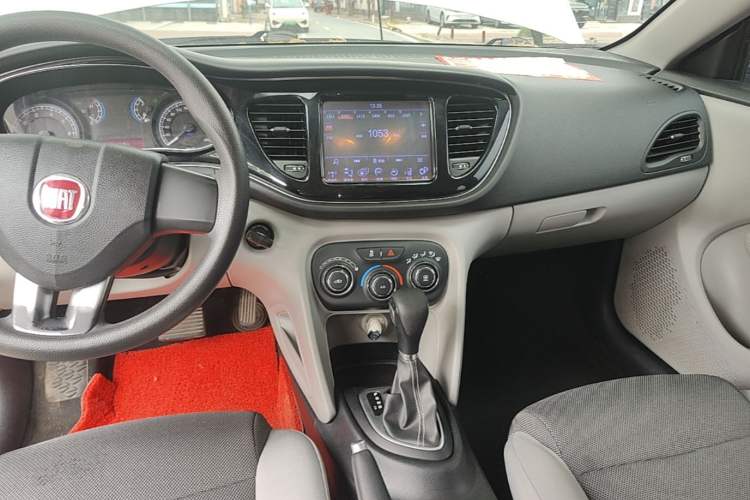 Used Fiat Ottimo 2014 1.4T Automatic Fashion Edition Audio And AC Panel