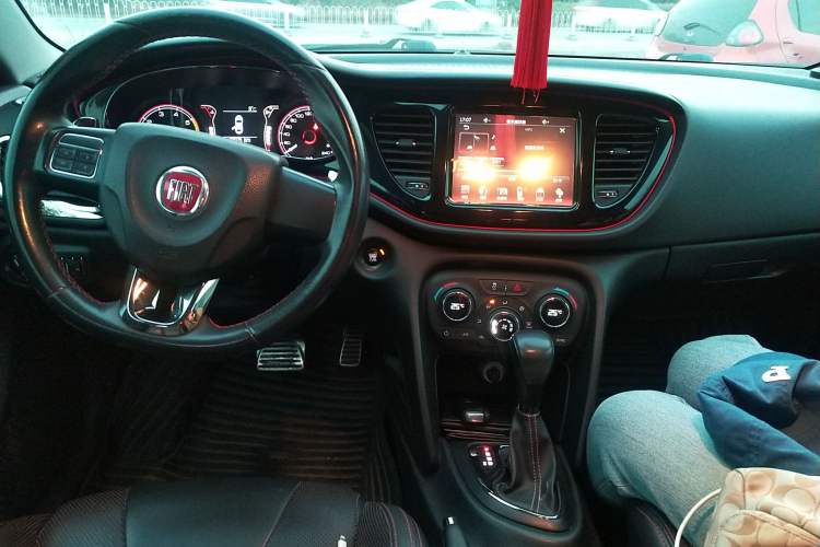 Used Fiat Ottimo 2014 1.4T Automatic Sport Edition Center Console